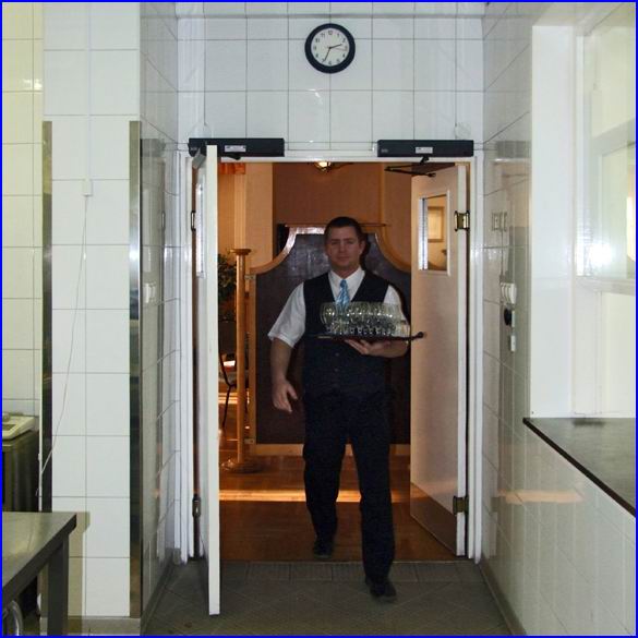 Ajtónyitó referencia - Hotel Hadik