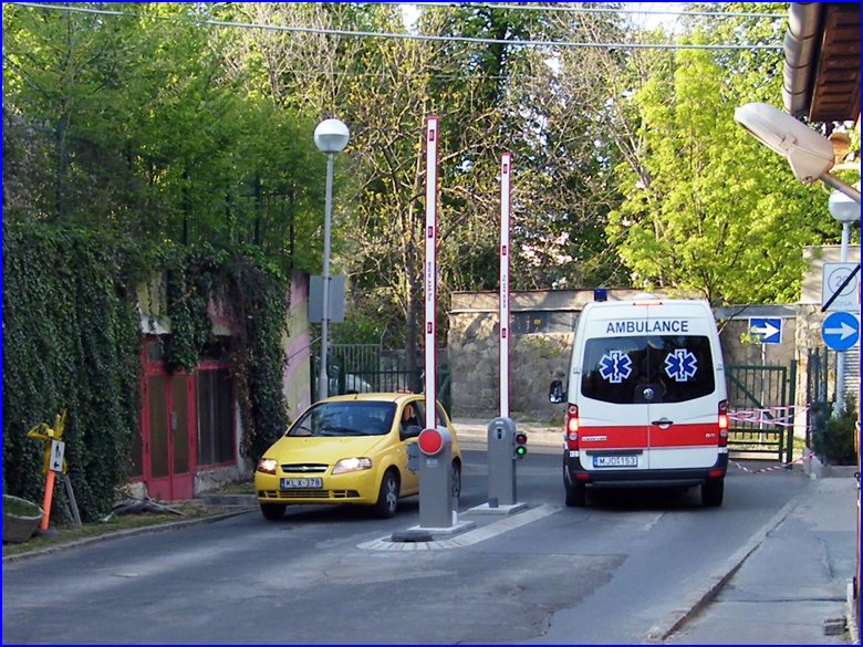 Sorompó referencia - Szent János kórház