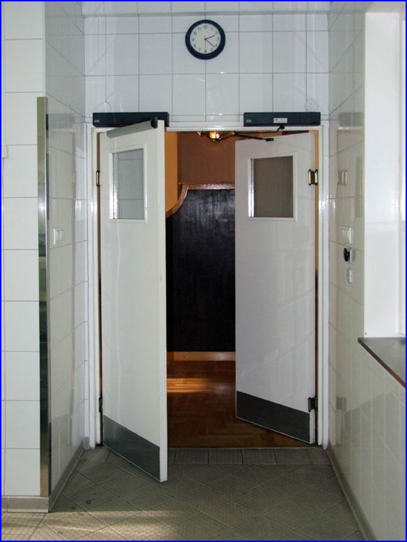 Ajtónyitó referencia - Hotel Hadik